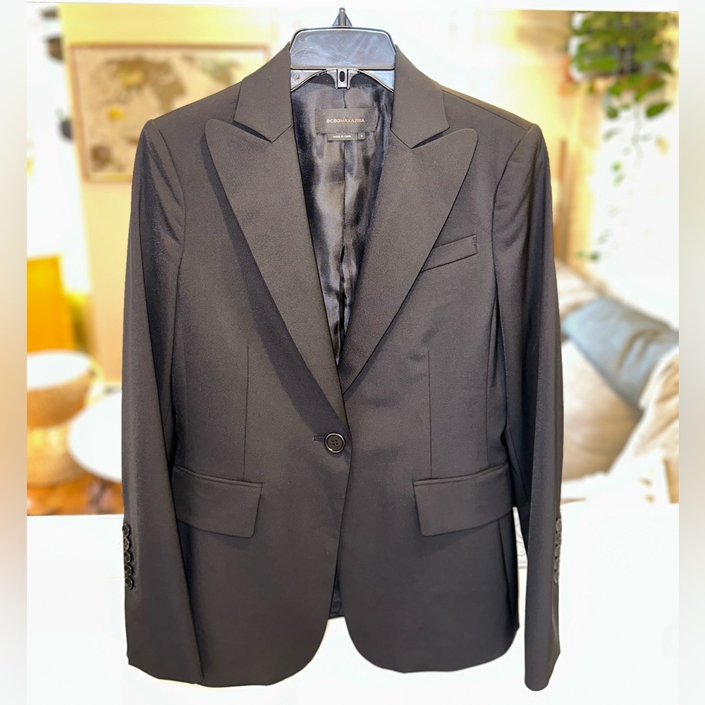 BCBG Maxazria Long Black Blazer - Has Stretch- Size Small